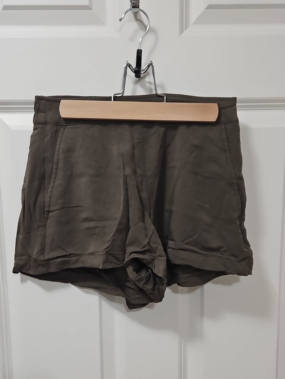 Old Navy XS Women's Dark Olive Green Playa Relaxed Shorts